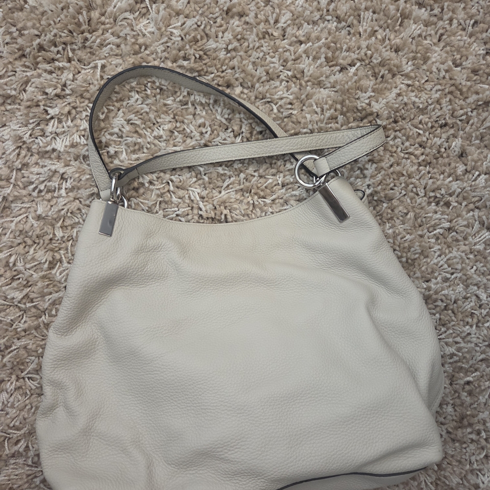 Rwbecca Minkoff Elegant Cream Leather Shoulder Bag